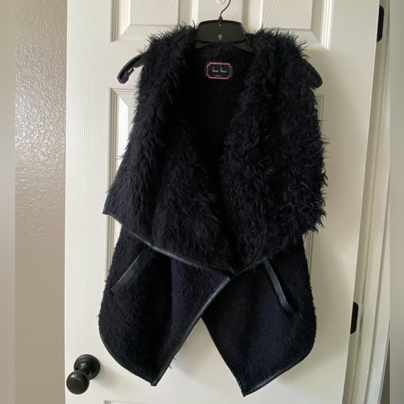 Love Tree fuzzy faux fur and fleece vest - Picture 1 of 9